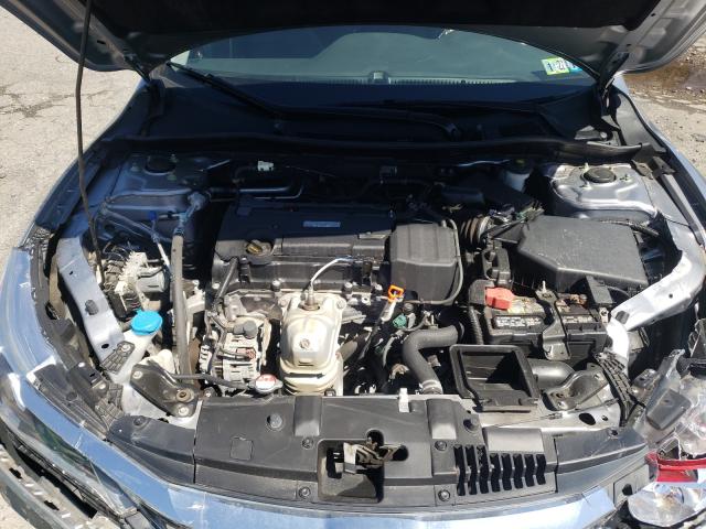 Photo 6 VIN: 1HGCR2F3XHA211097 - HONDA ACCORD LX 