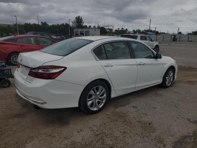 Photo 2 VIN: 1HGCR2F3XHA214534 - HONDA ACCORD 