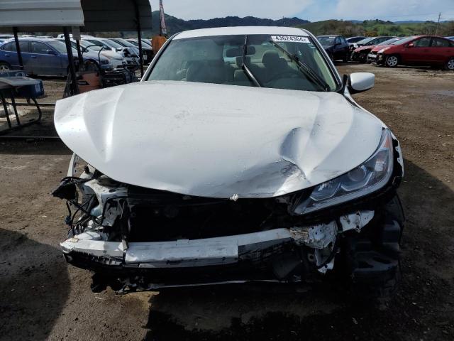 Photo 4 VIN: 1HGCR2F3XHA217353 - HONDA ACCORD 