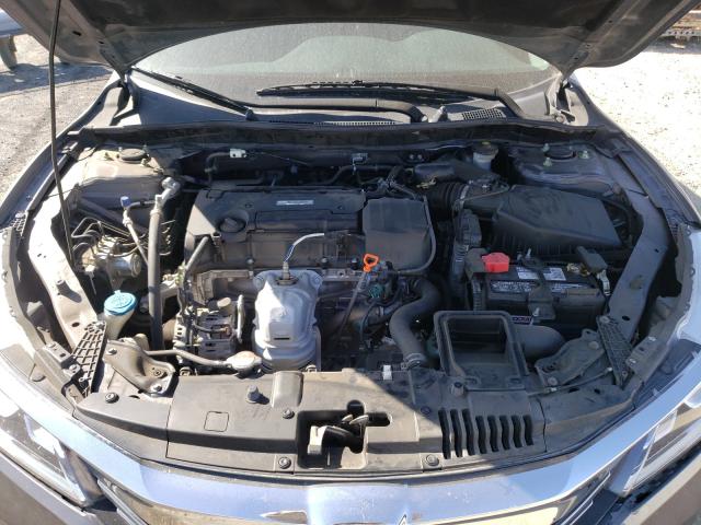 Photo 6 VIN: 1HGCR2F3XHA290660 - HONDA ACCORD LX 