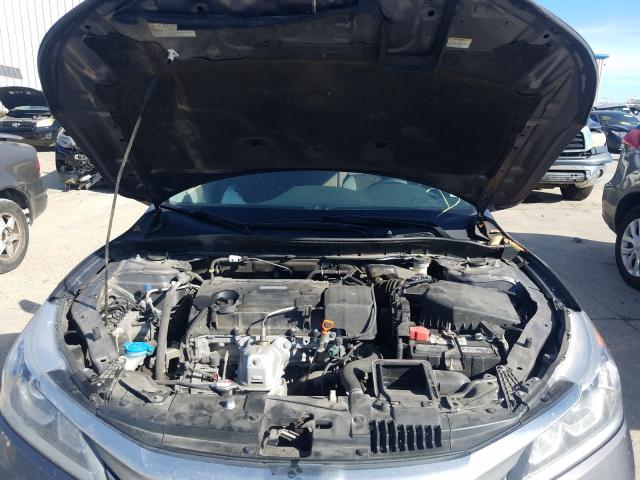 Photo 6 VIN: 1HGCR2F3XHA299617 - HONDA ACCORD LX 