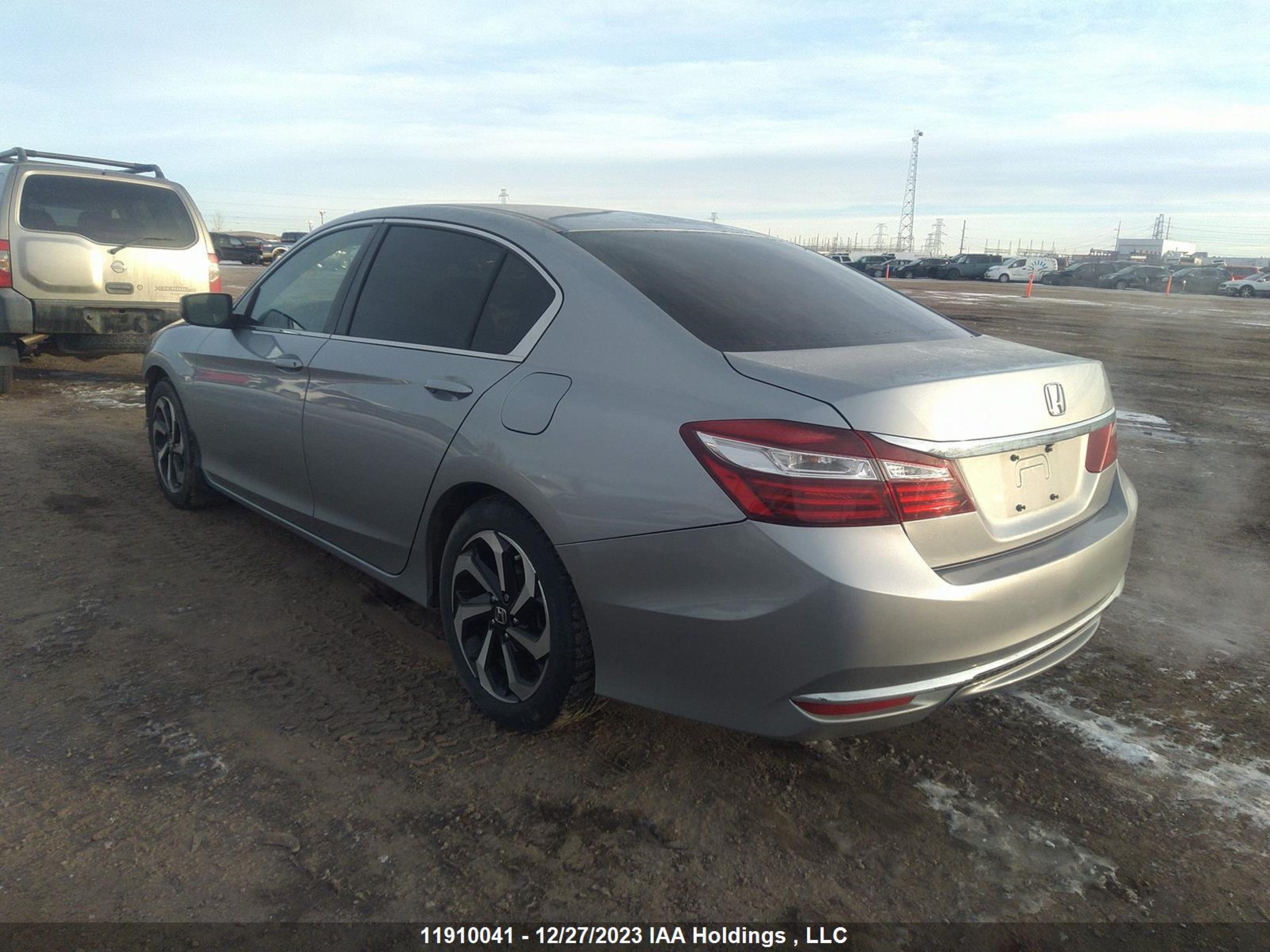 Photo 2 VIN: 1HGCR2F42GA807098 - HONDA ACCORD 