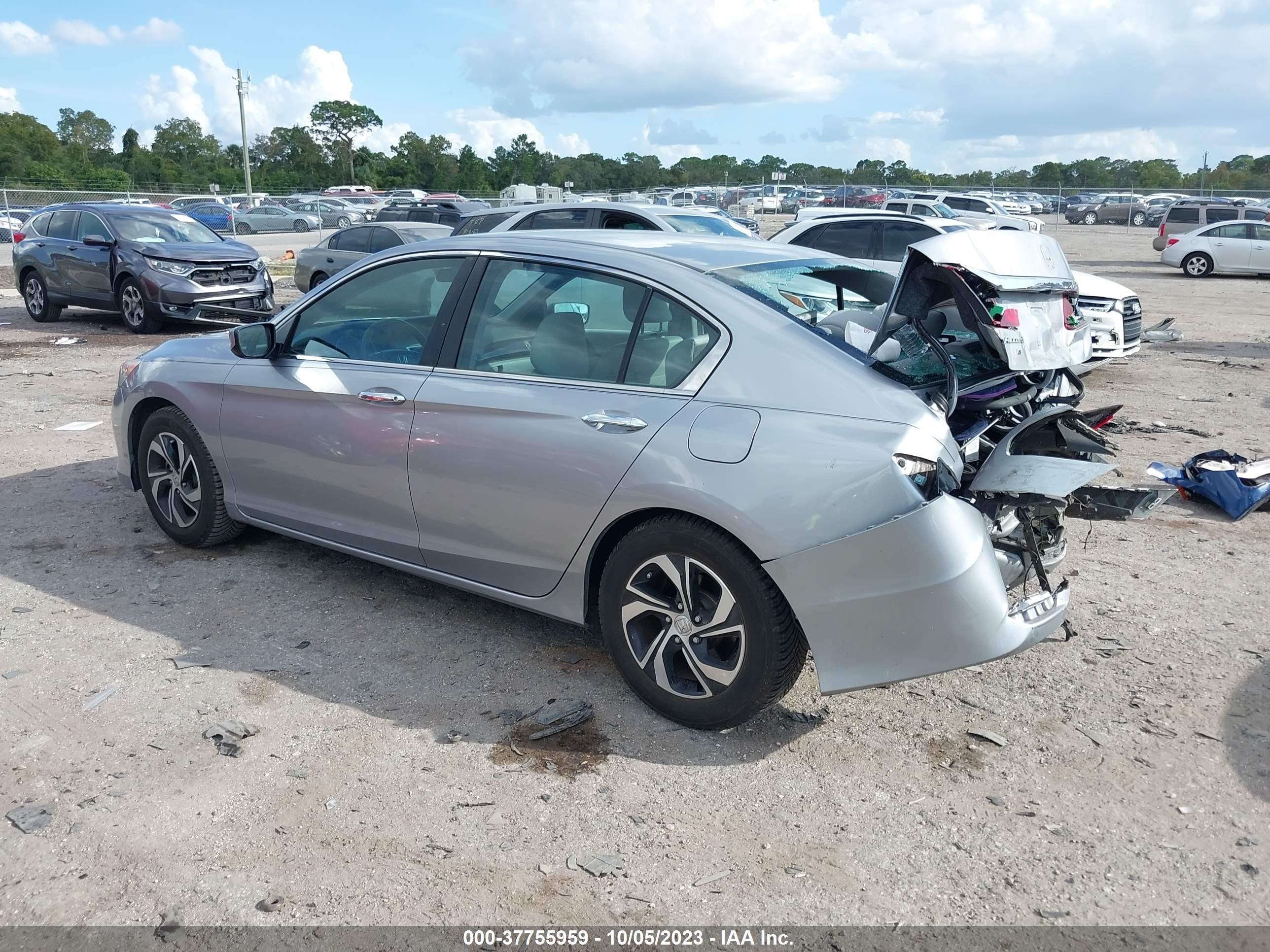 Photo 2 VIN: 1HGCR2F43GA076665 - HONDA ACCORD 