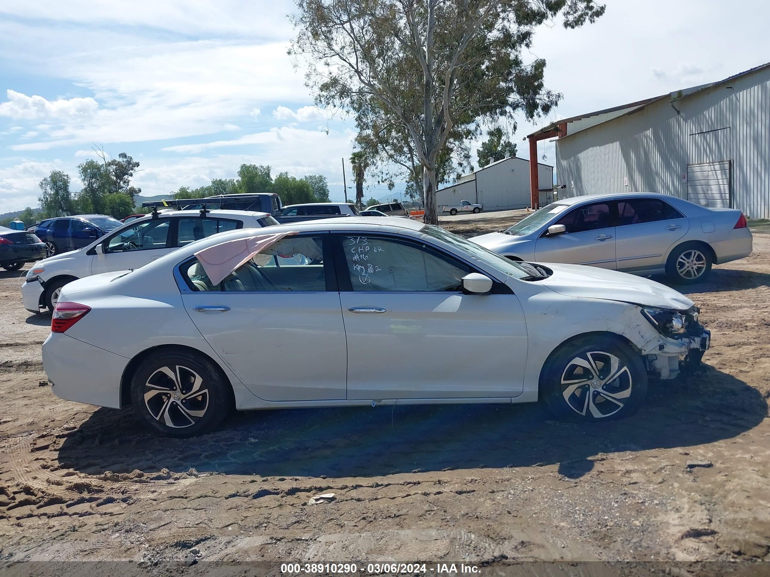 Photo 13 VIN: 1HGCR2F48GA098385 - HONDA ACCORD 