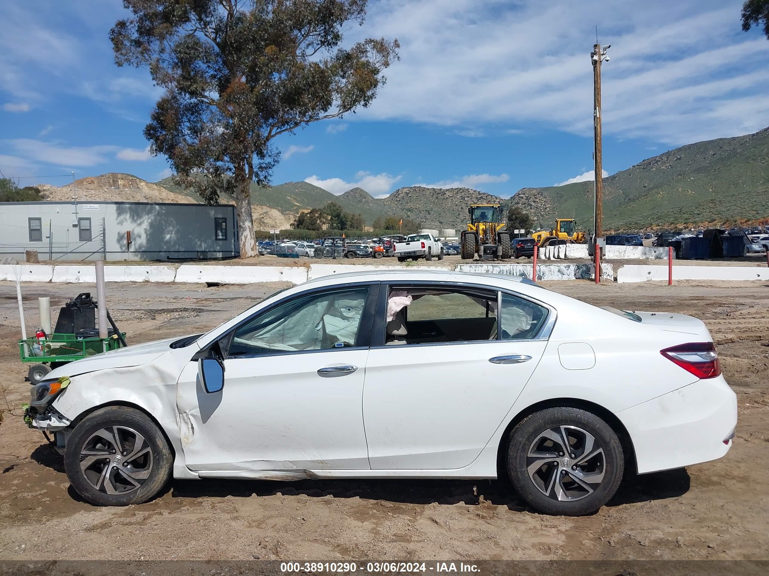 Photo 14 VIN: 1HGCR2F48GA098385 - HONDA ACCORD 