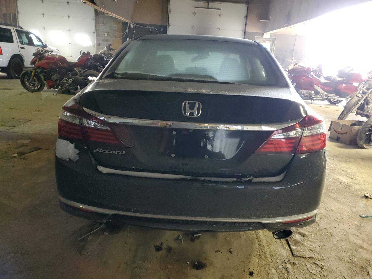 Photo 5 VIN: 1HGCR2F4XGA144301 - HONDA ACCORD 