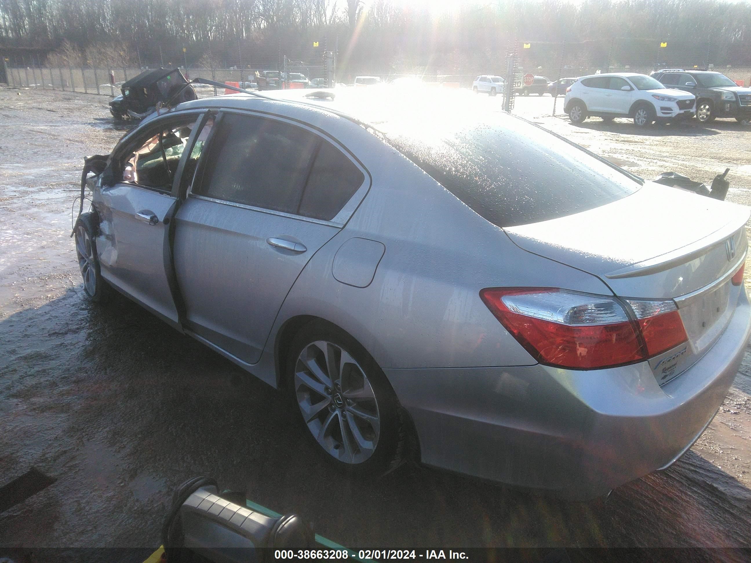 Photo 2 VIN: 1HGCR2F50DA070729 - HONDA ACCORD 