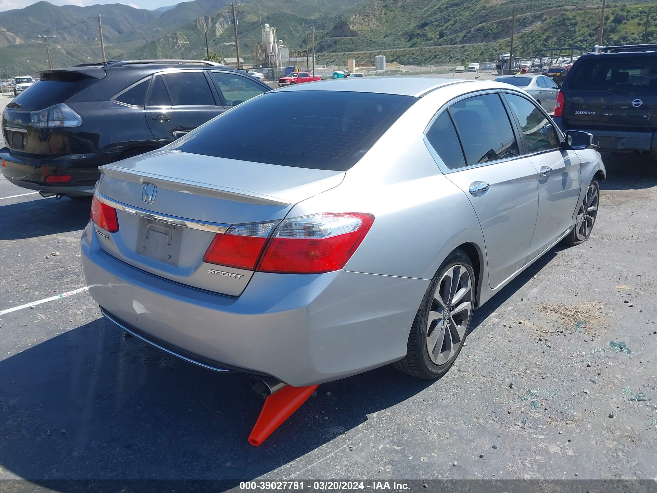 Photo 3 VIN: 1HGCR2F50EA090061 - HONDA ACCORD 