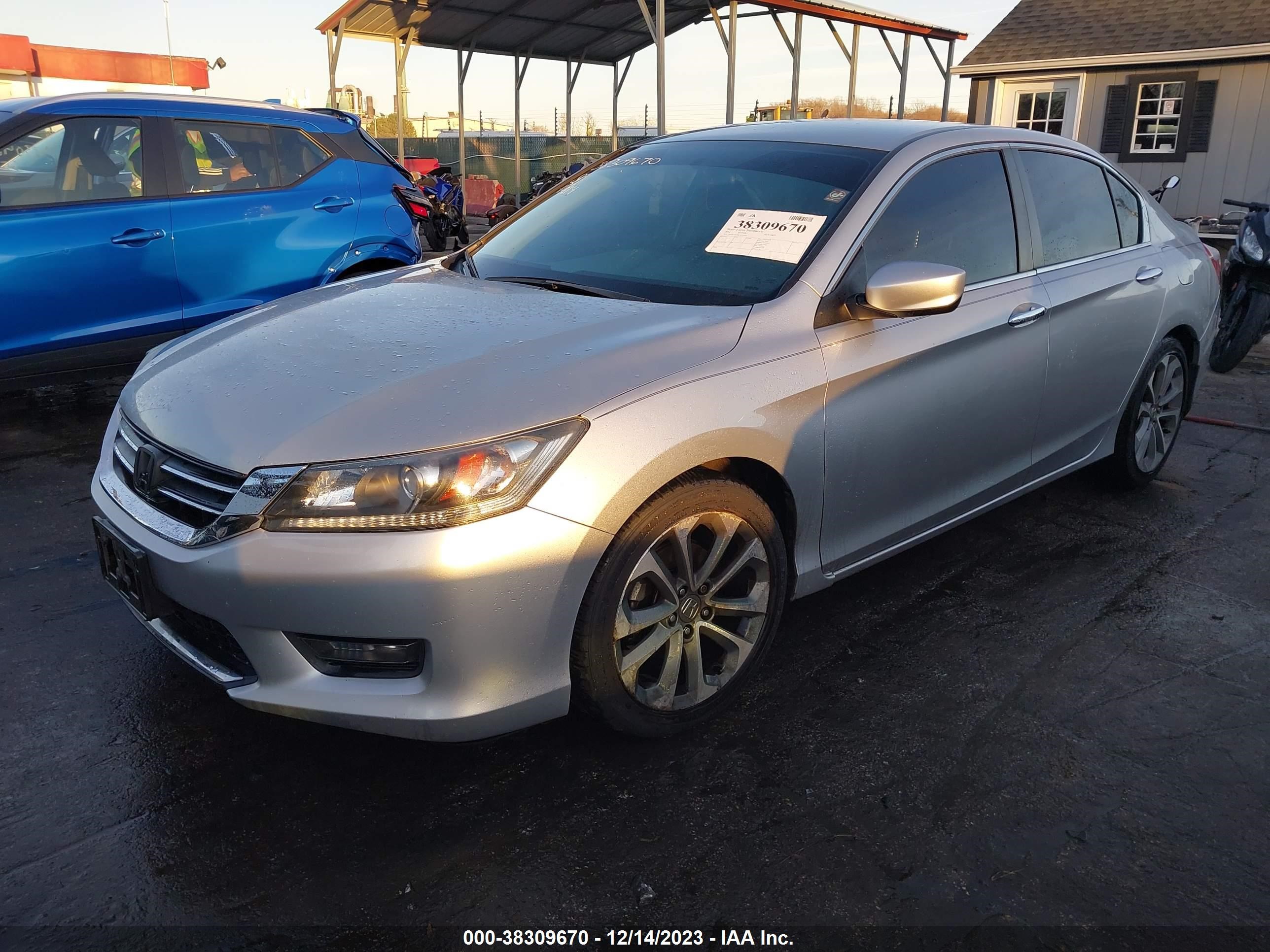 Photo 1 VIN: 1HGCR2F50EA102922 - HONDA ACCORD 