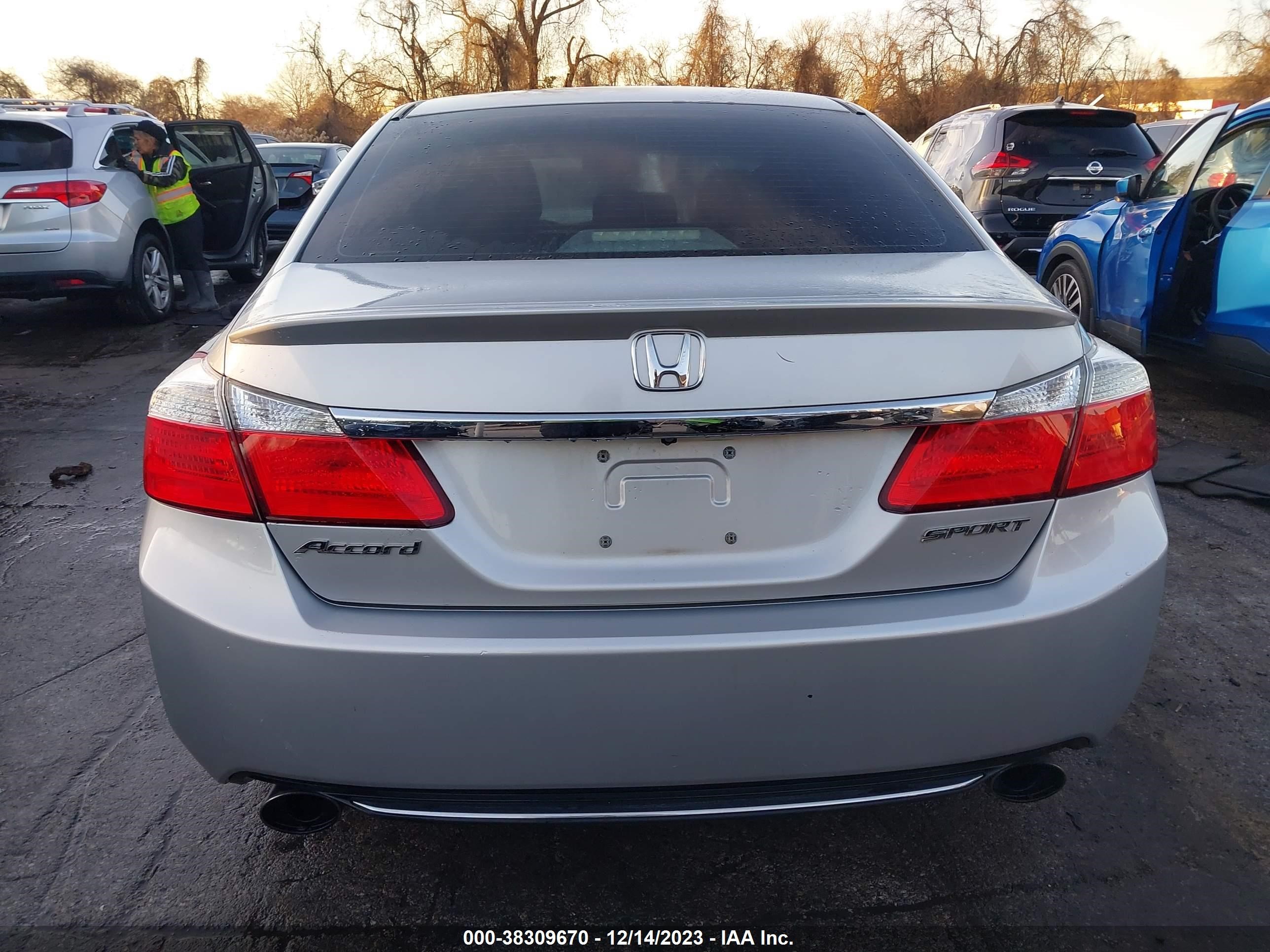 Photo 14 VIN: 1HGCR2F50EA102922 - HONDA ACCORD 