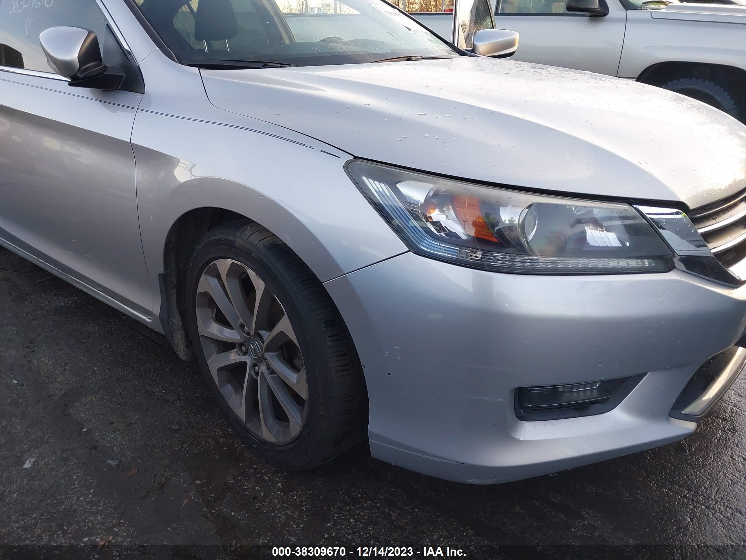 Photo 5 VIN: 1HGCR2F50EA102922 - HONDA ACCORD 