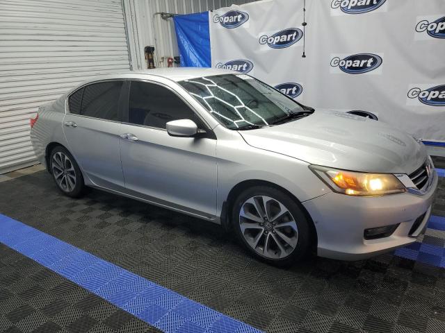 Photo 3 VIN: 1HGCR2F50FA152494 - HONDA ACCORD 