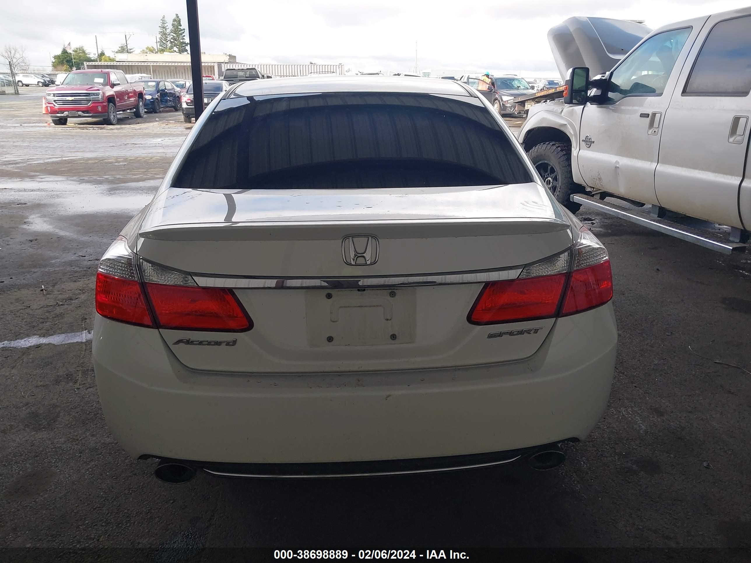 Photo 16 VIN: 1HGCR2F50FA156383 - HONDA ACCORD 