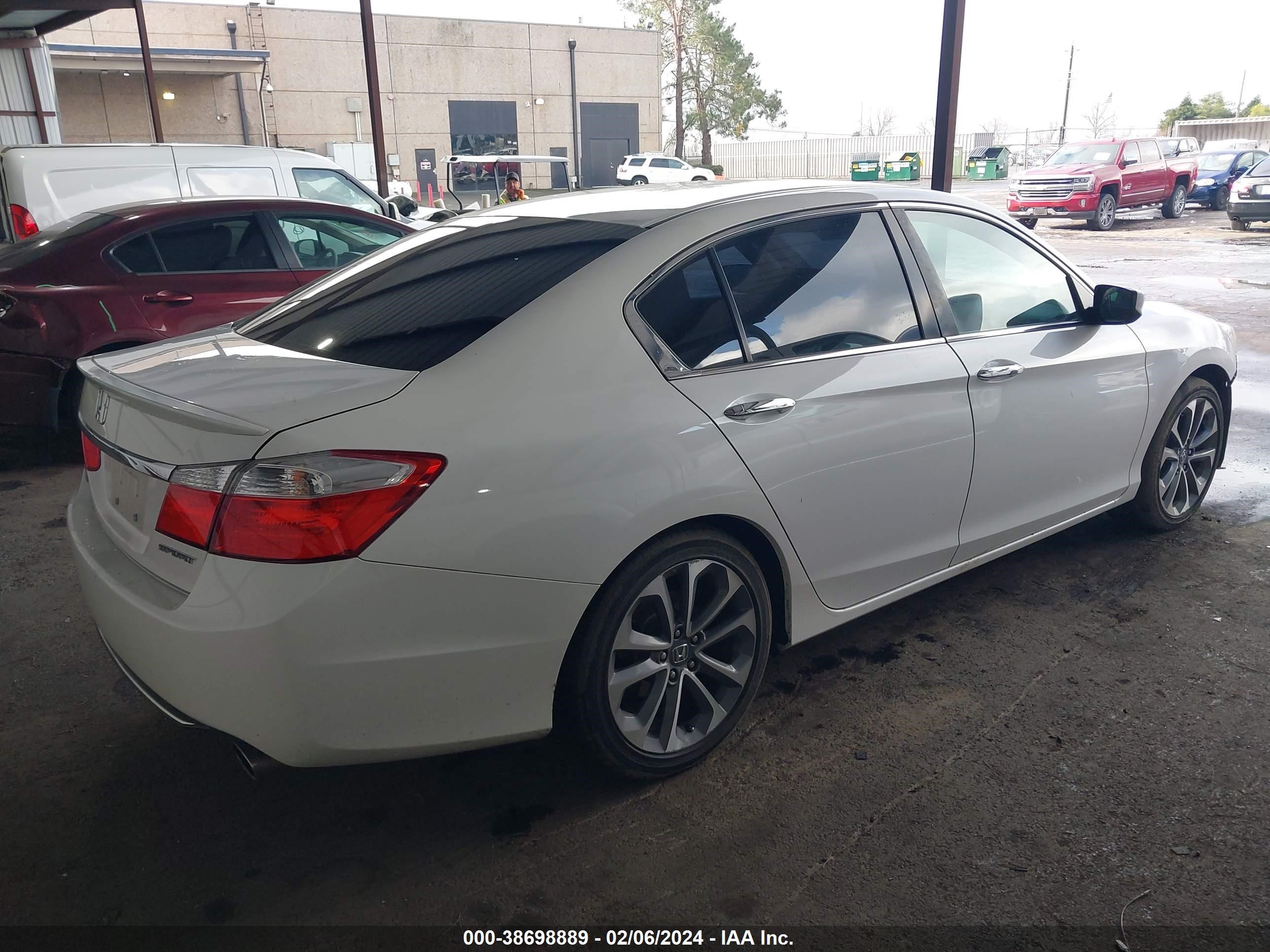 Photo 3 VIN: 1HGCR2F50FA156383 - HONDA ACCORD 