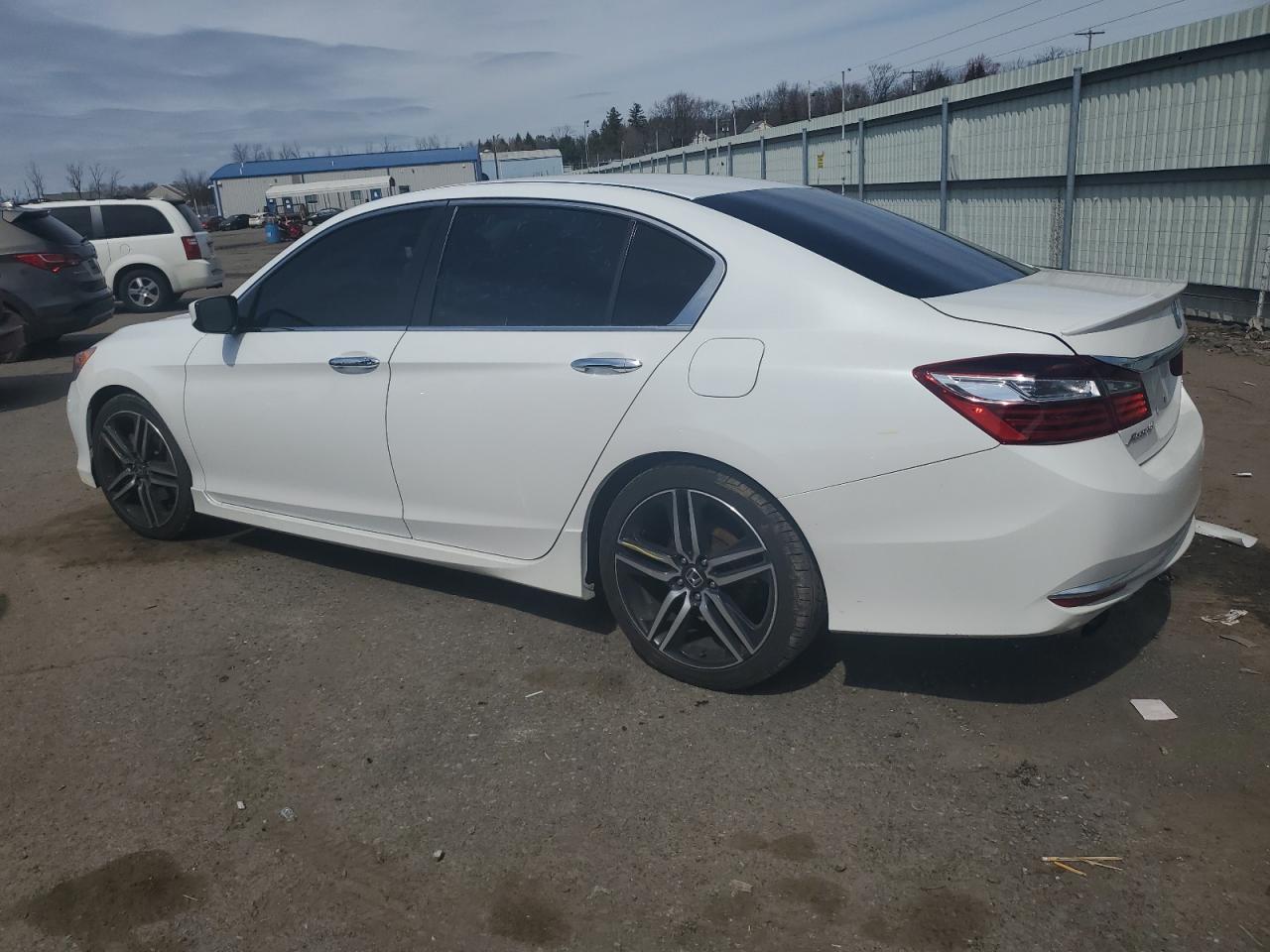 Photo 1 VIN: 1HGCR2F50GA018439 - HONDA ACCORD 