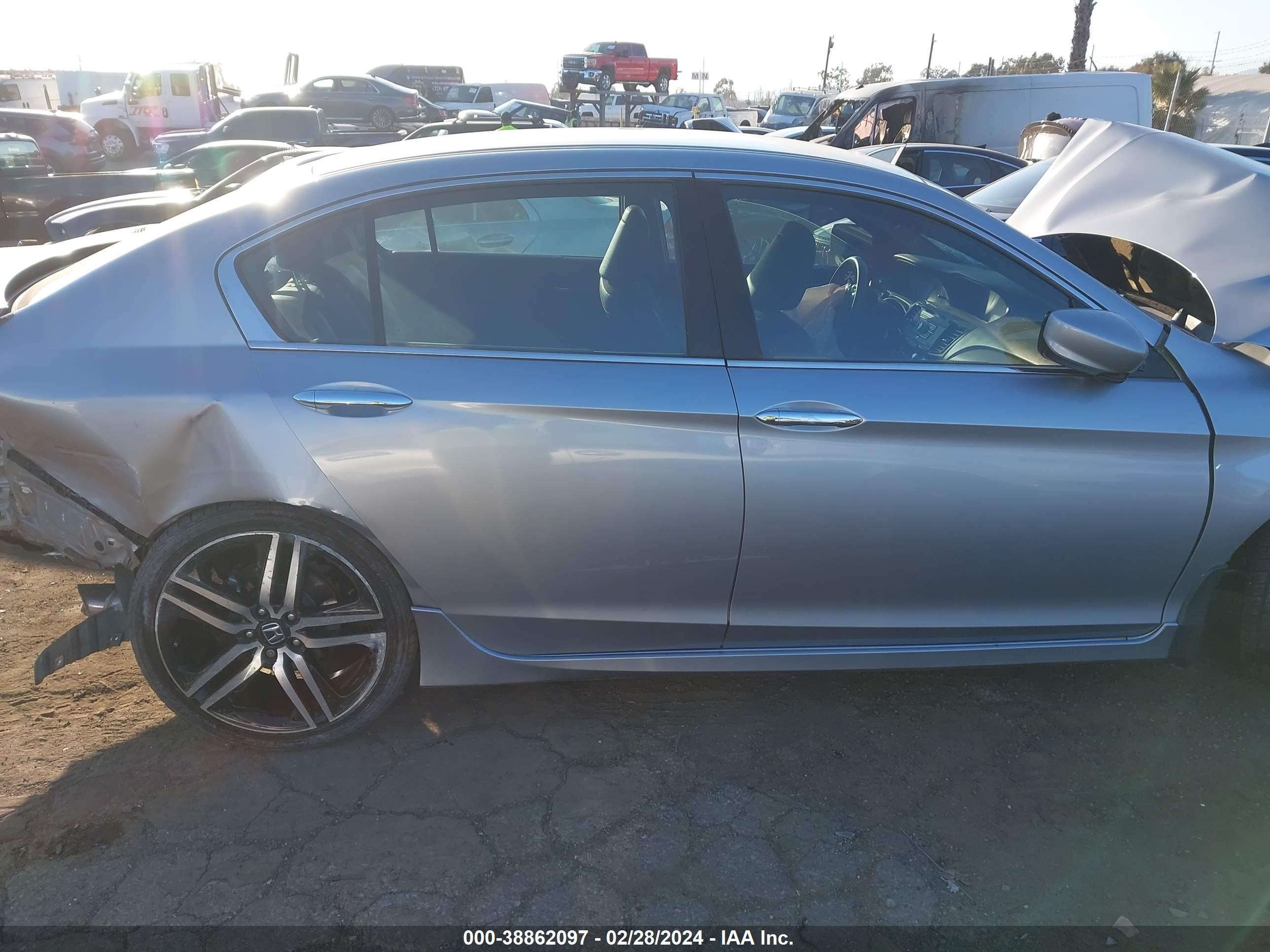 Photo 13 VIN: 1HGCR2F50GA023608 - HONDA ACCORD 