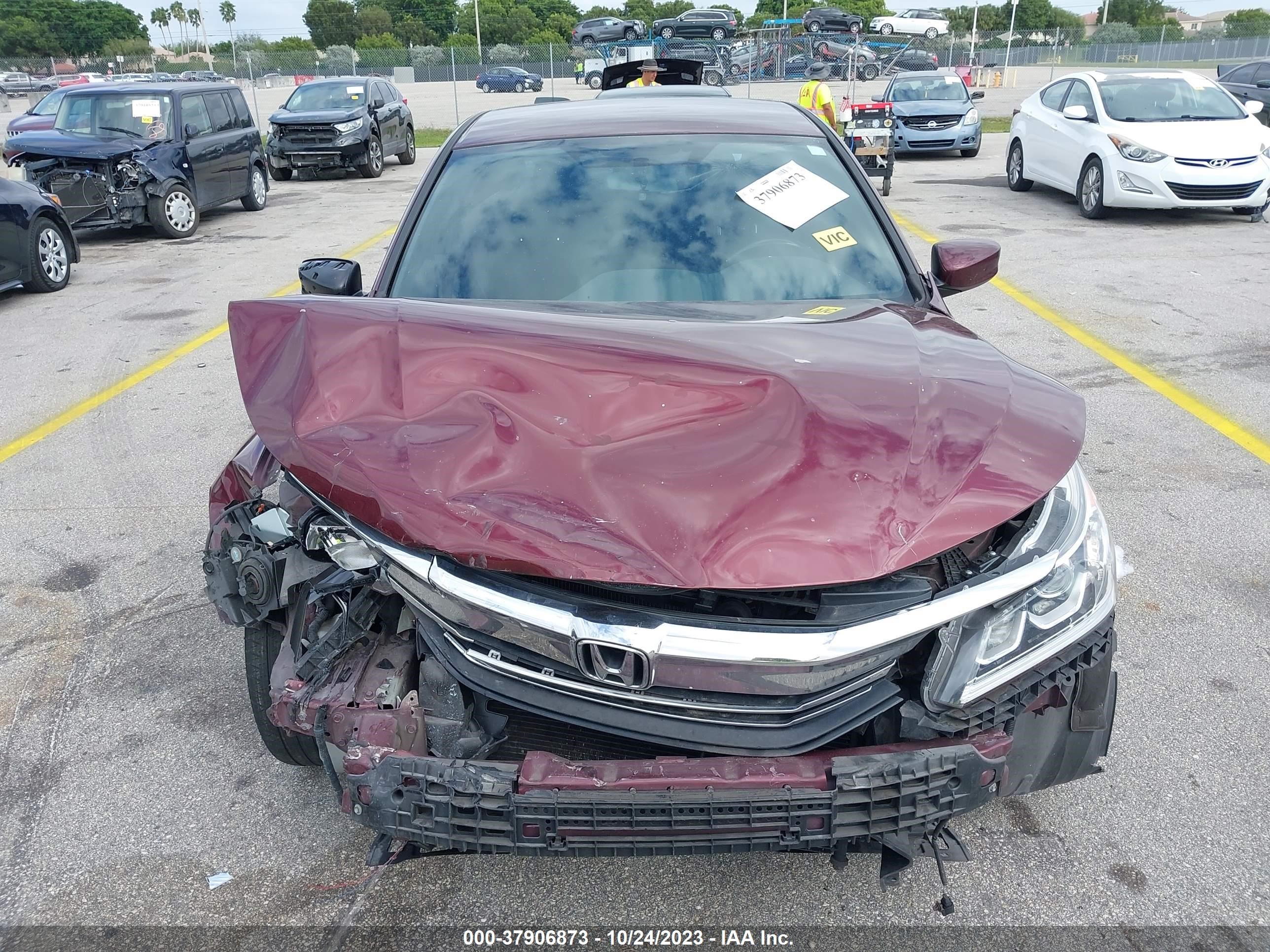 Photo 11 VIN: 1HGCR2F50GA051358 - HONDA ACCORD 