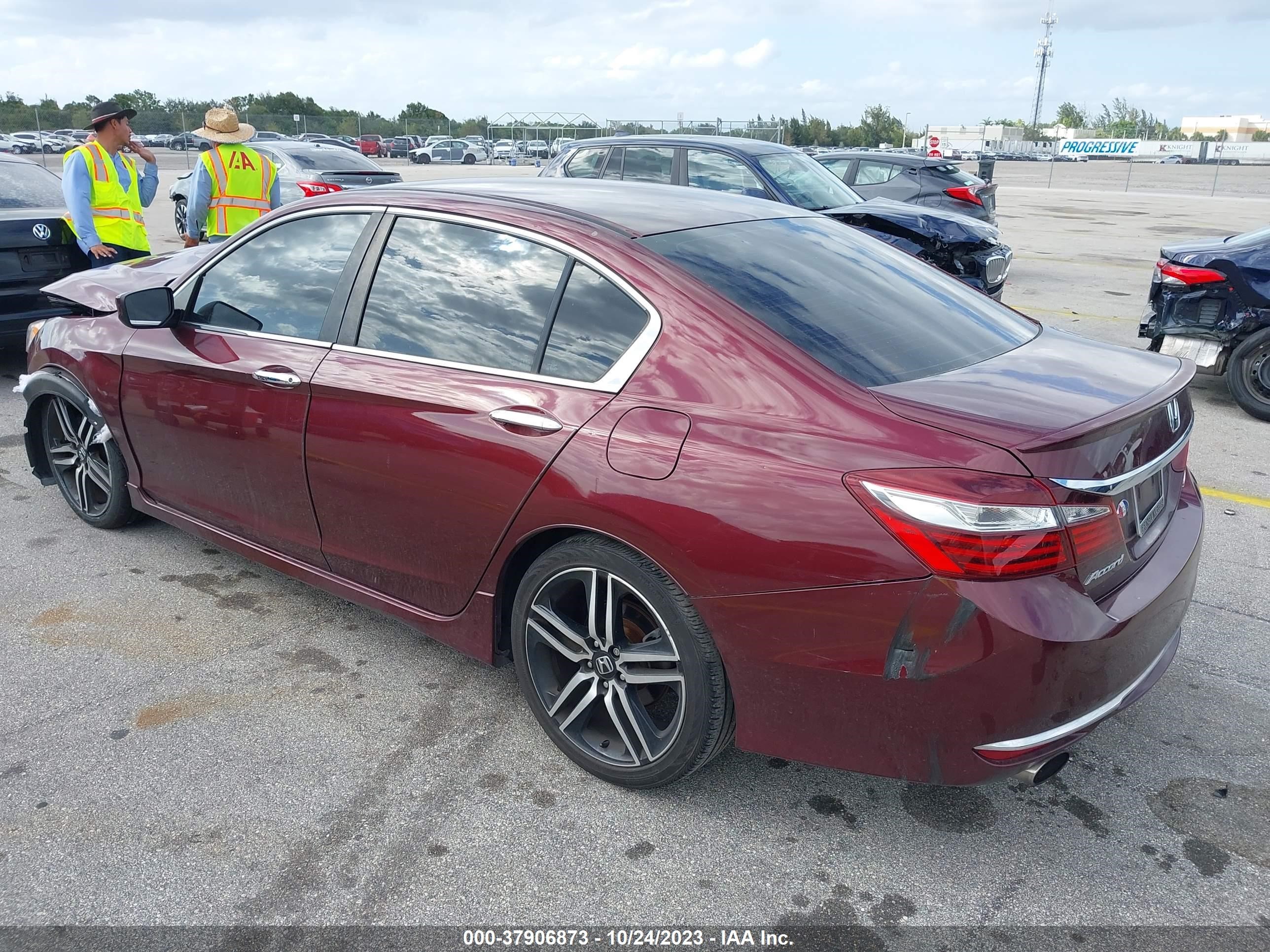 Photo 2 VIN: 1HGCR2F50GA051358 - HONDA ACCORD 