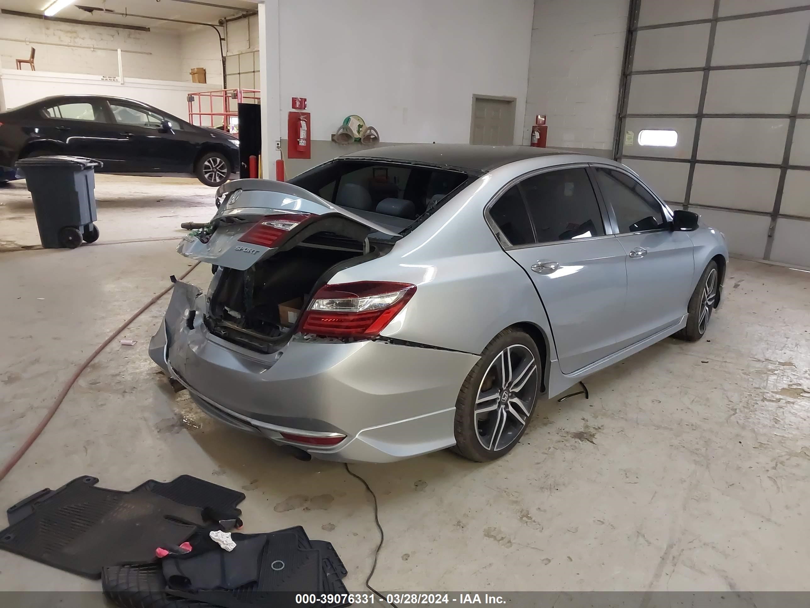 Photo 3 VIN: 1HGCR2F50HA035145 - HONDA ACCORD 