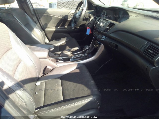 Photo 4 VIN: 1HGCR2F50HA055654 - HONDA ACCORD SEDAN 