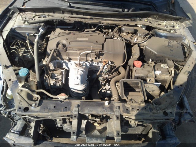 Photo 9 VIN: 1HGCR2F50HA055654 - HONDA ACCORD SEDAN 