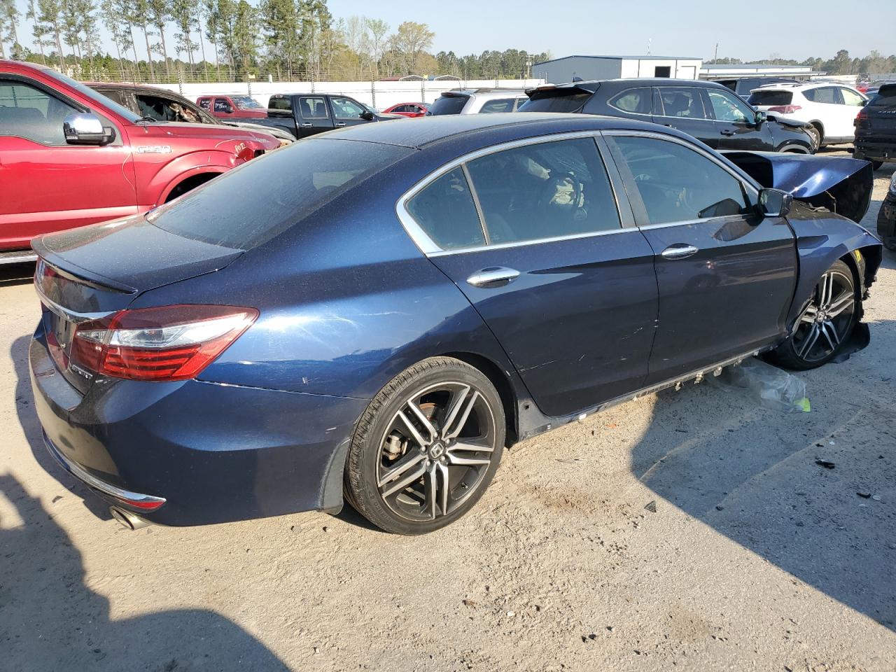 Photo 2 VIN: 1HGCR2F50HA057484 - HONDA ACCORD 