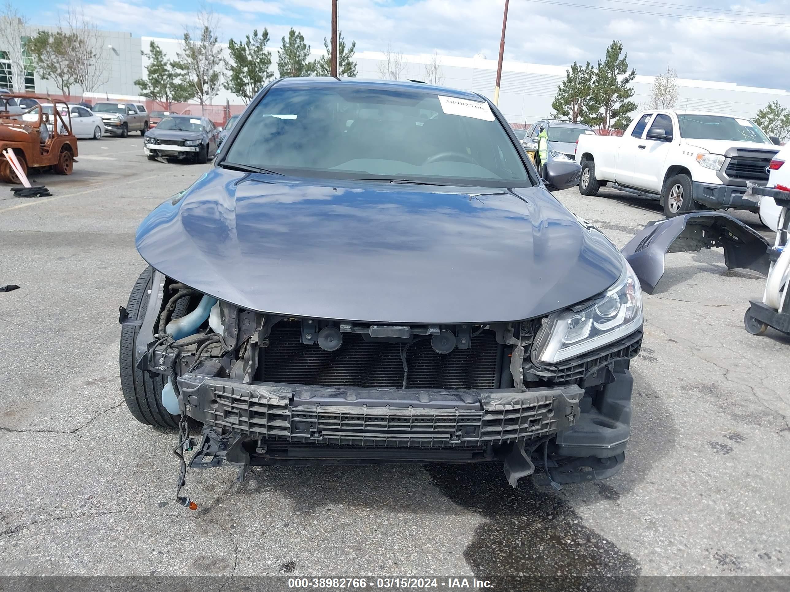 Photo 12 VIN: 1HGCR2F50HA145239 - HONDA ACCORD 