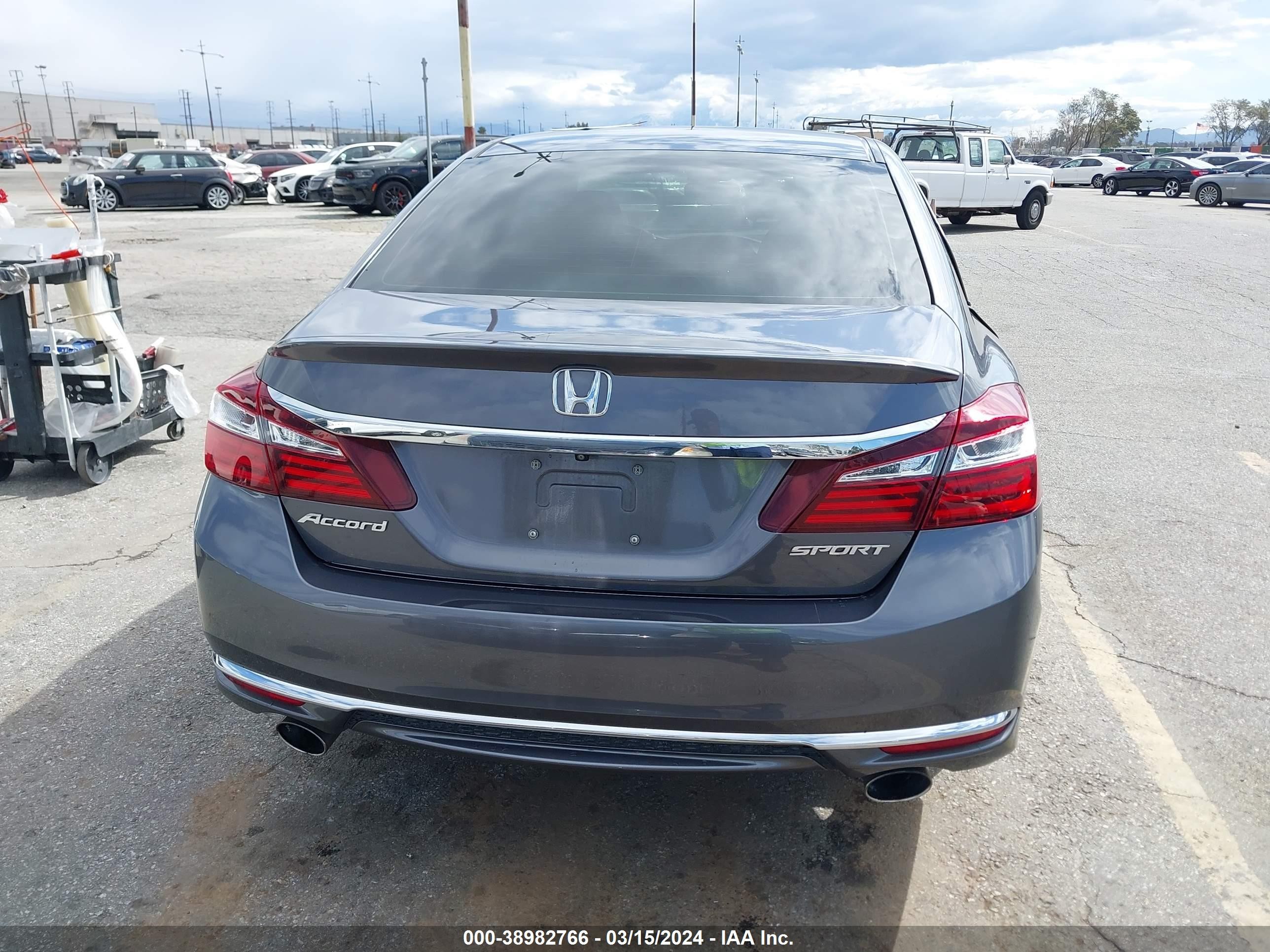 Photo 16 VIN: 1HGCR2F50HA145239 - HONDA ACCORD 