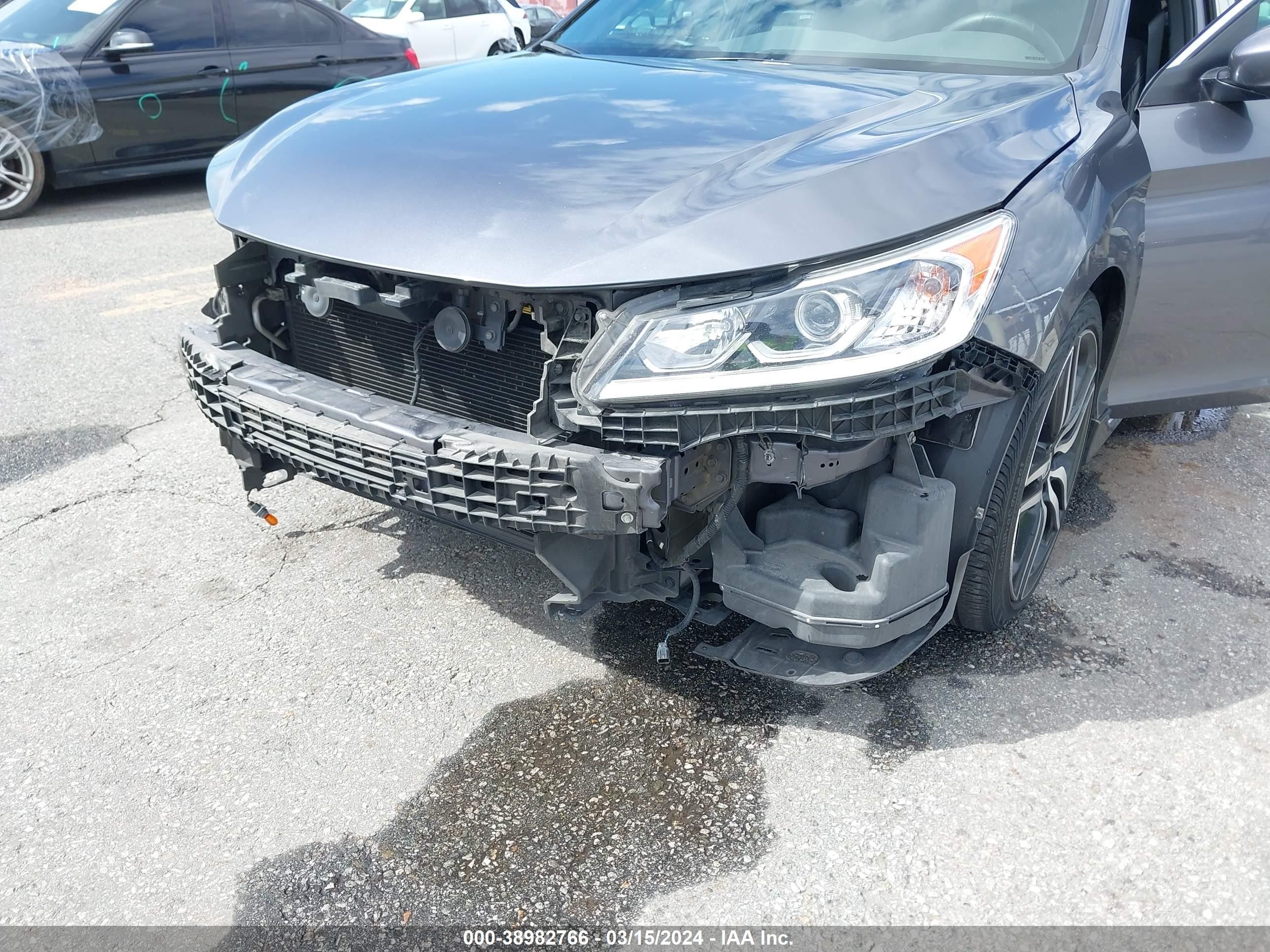 Photo 5 VIN: 1HGCR2F50HA145239 - HONDA ACCORD 