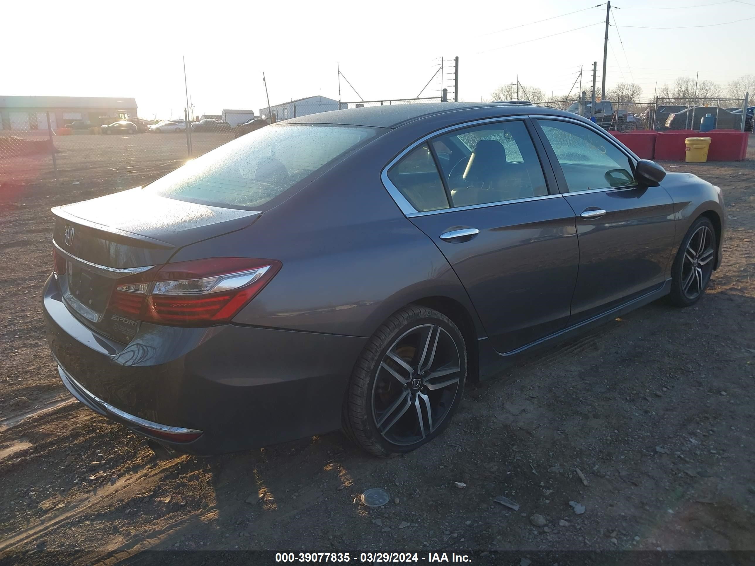 Photo 3 VIN: 1HGCR2F50HA256941 - HONDA ACCORD 