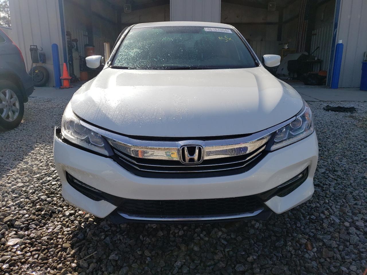 Photo 4 VIN: 1HGCR2F50HA297554 - HONDA ACCORD 