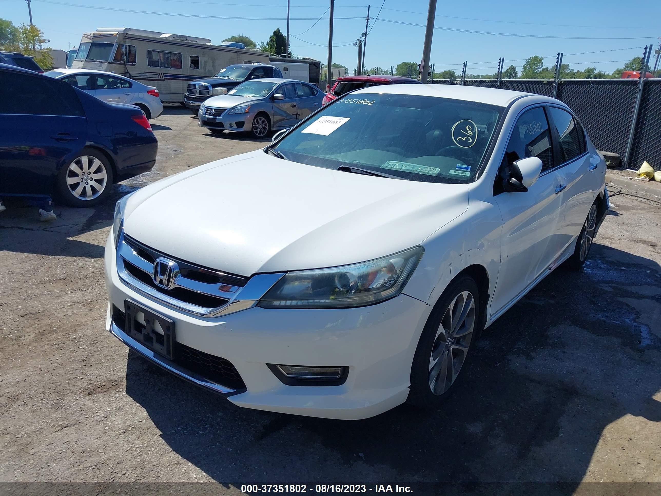 Photo 1 VIN: 1HGCR2F51DA165414 - HONDA ACCORD 