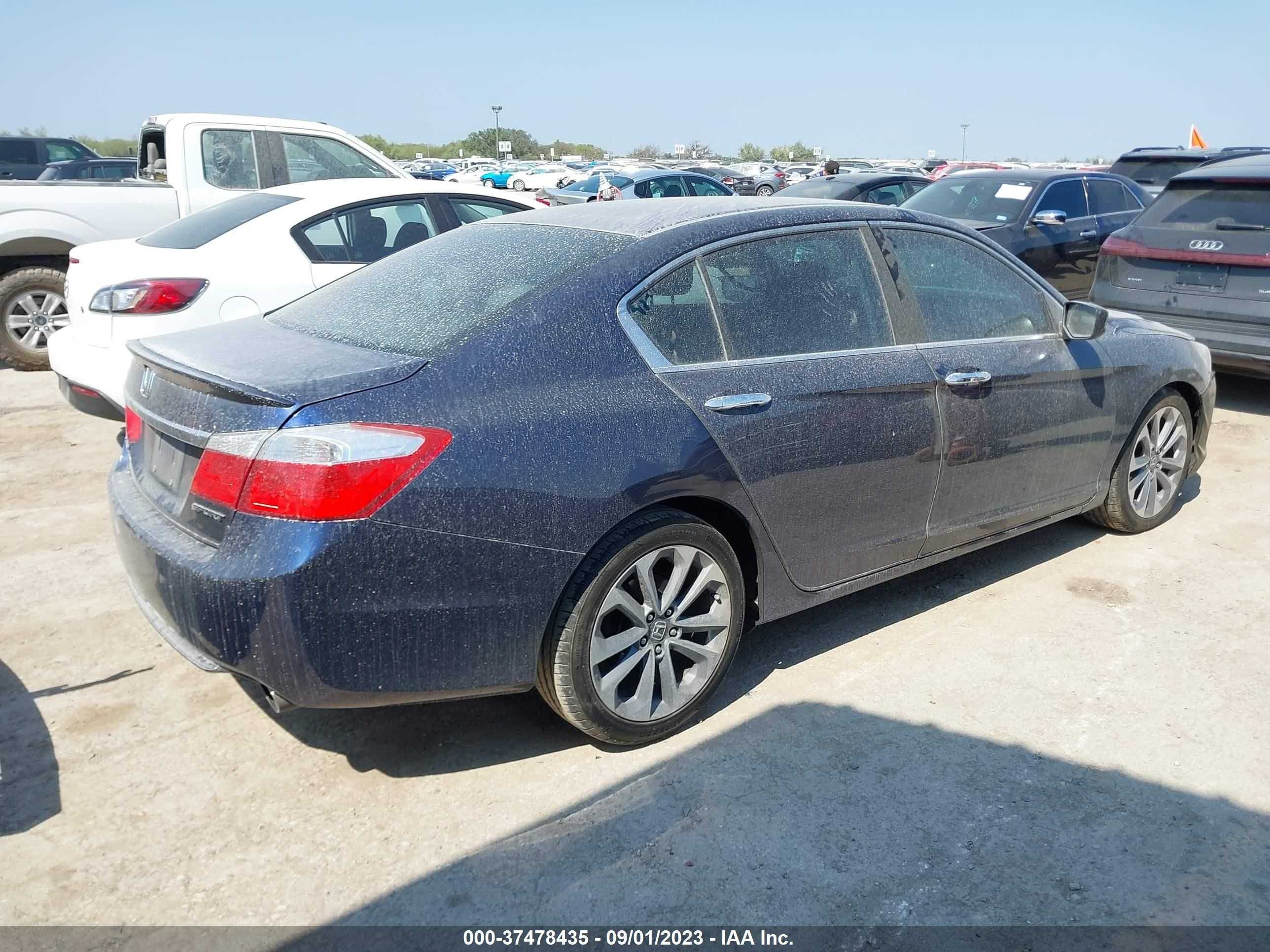 Photo 3 VIN: 1HGCR2F51EA014834 - HONDA ACCORD 