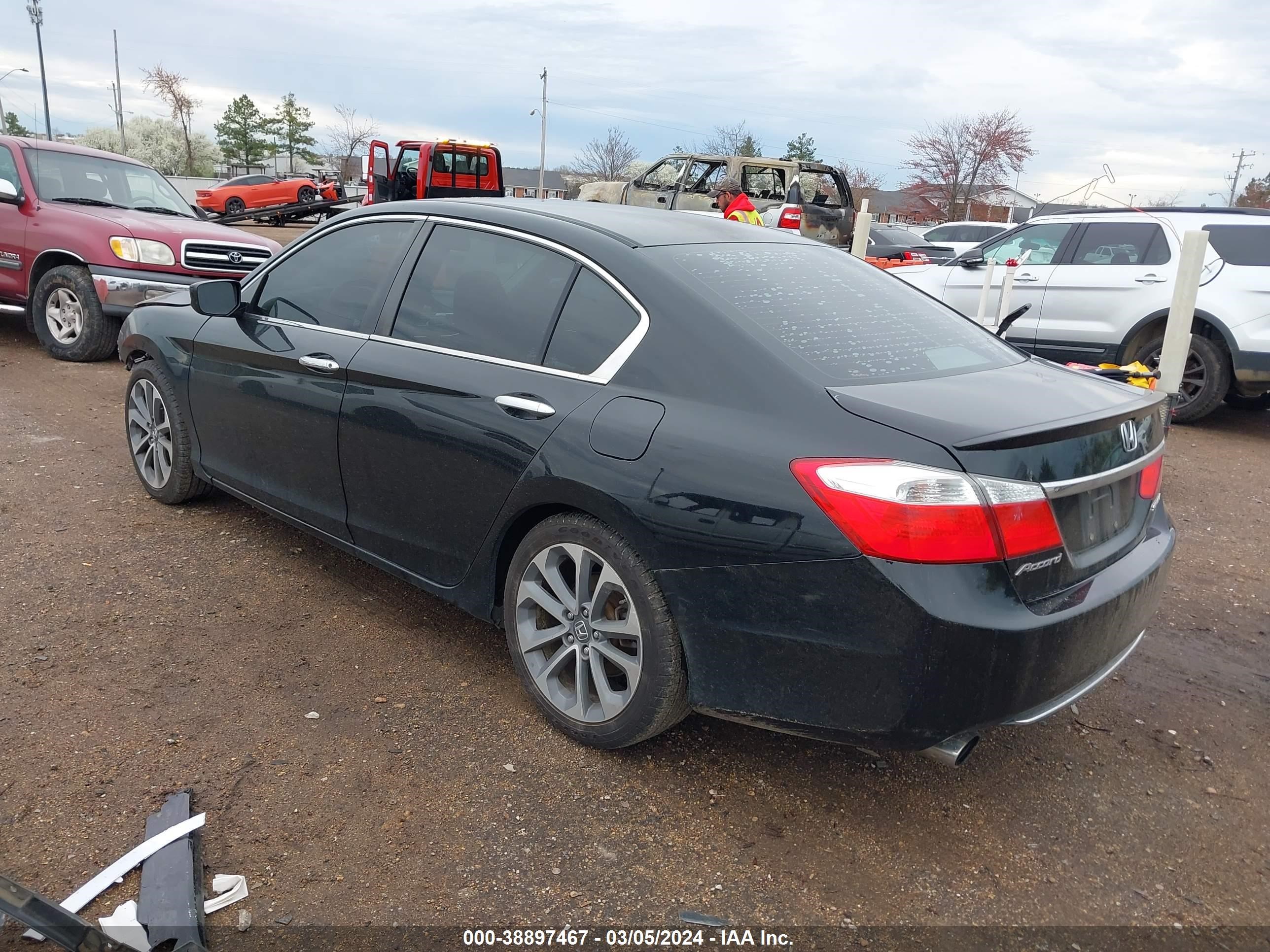 Photo 2 VIN: 1HGCR2F51EA216265 - HONDA ACCORD 