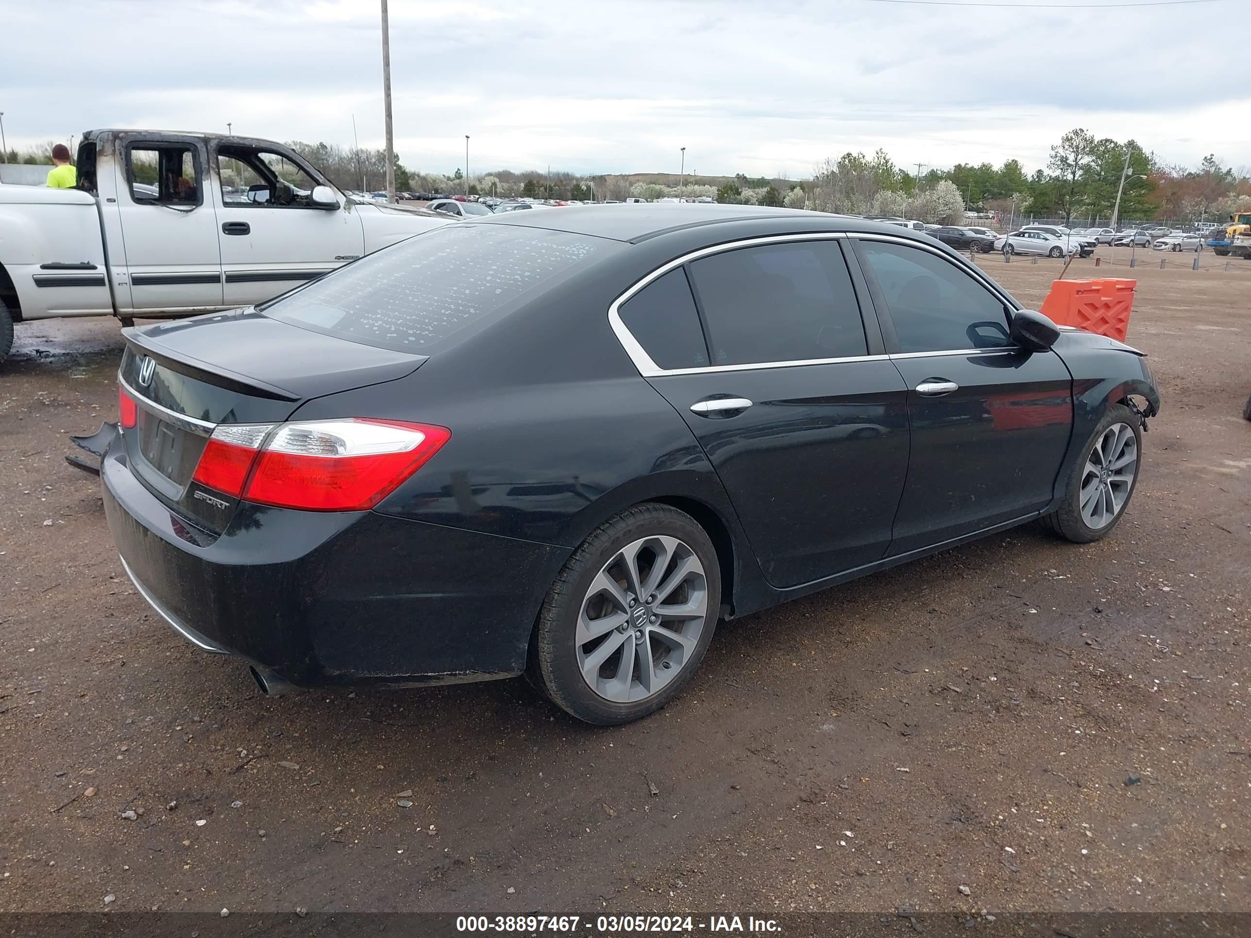 Photo 3 VIN: 1HGCR2F51EA216265 - HONDA ACCORD 