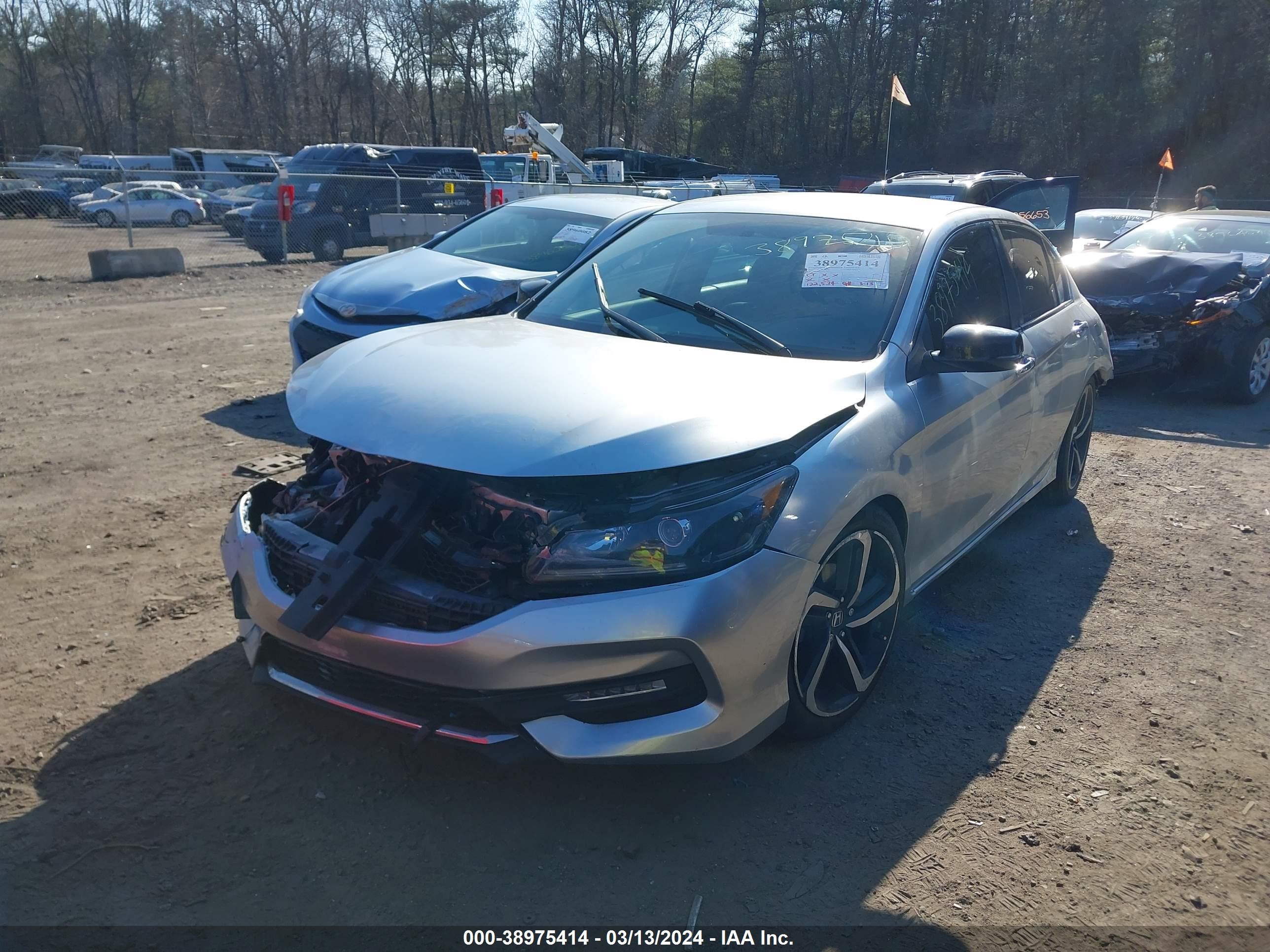 Photo 1 VIN: 1HGCR2F51FA162631 - HONDA ACCORD 