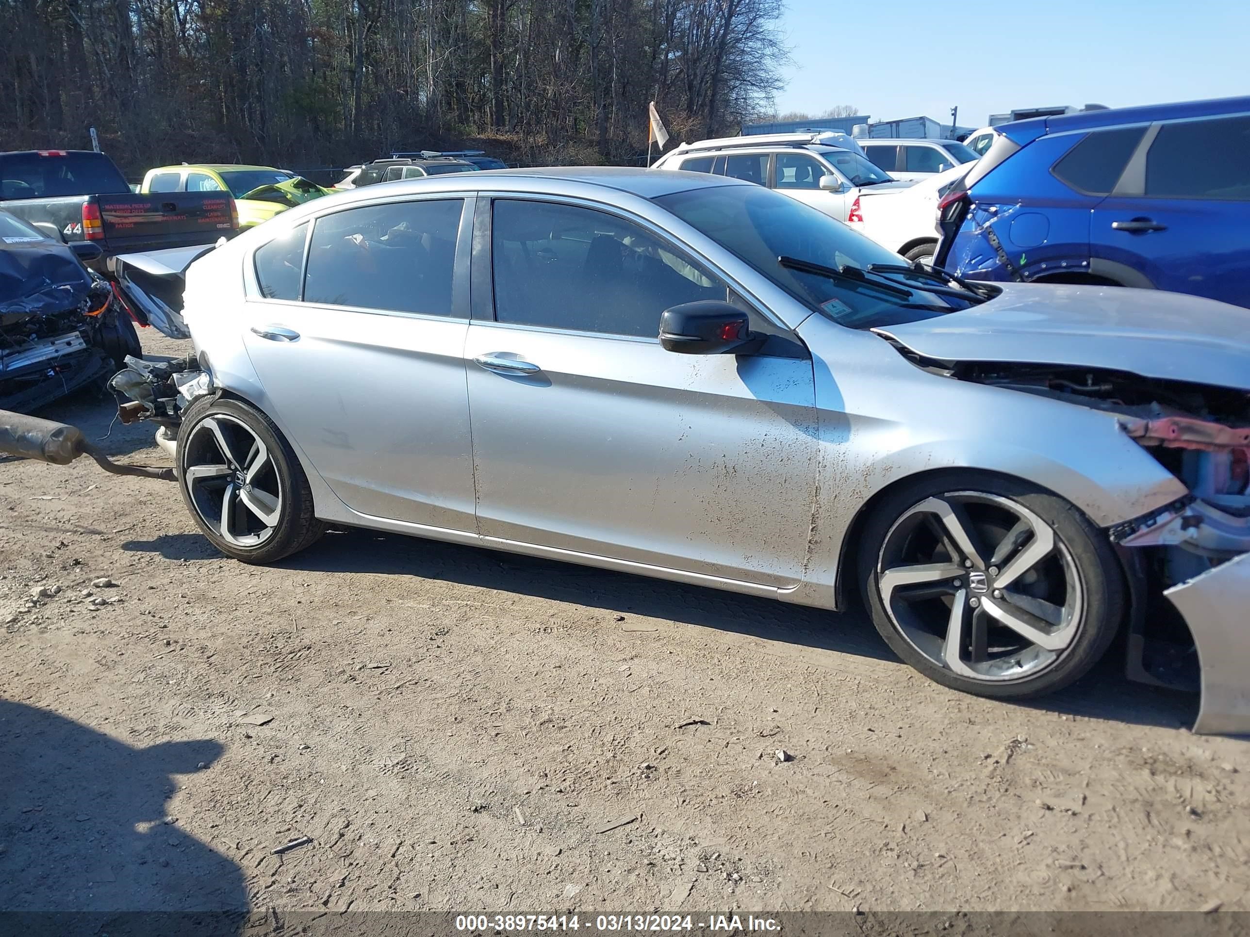 Photo 12 VIN: 1HGCR2F51FA162631 - HONDA ACCORD 