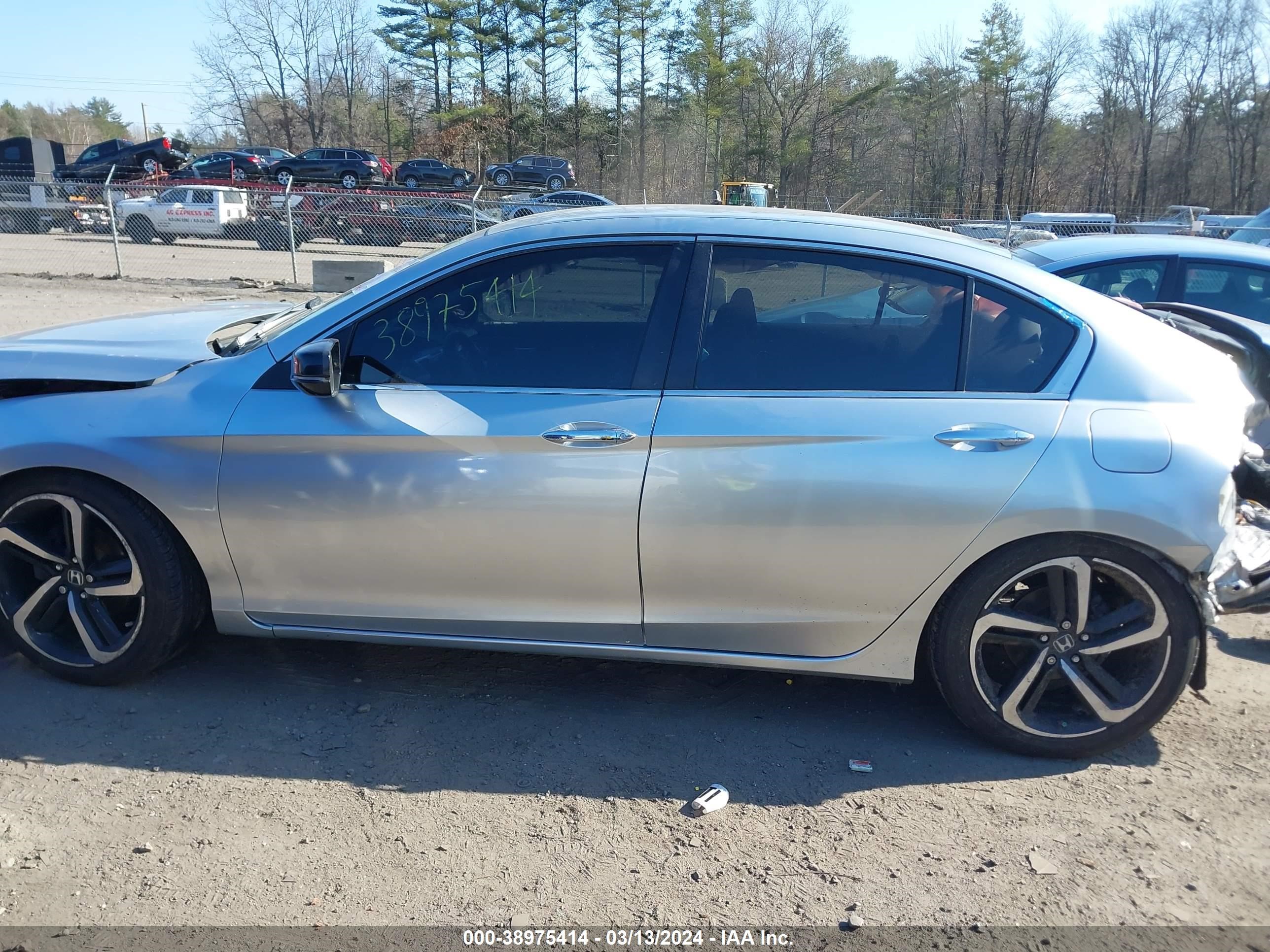 Photo 13 VIN: 1HGCR2F51FA162631 - HONDA ACCORD 