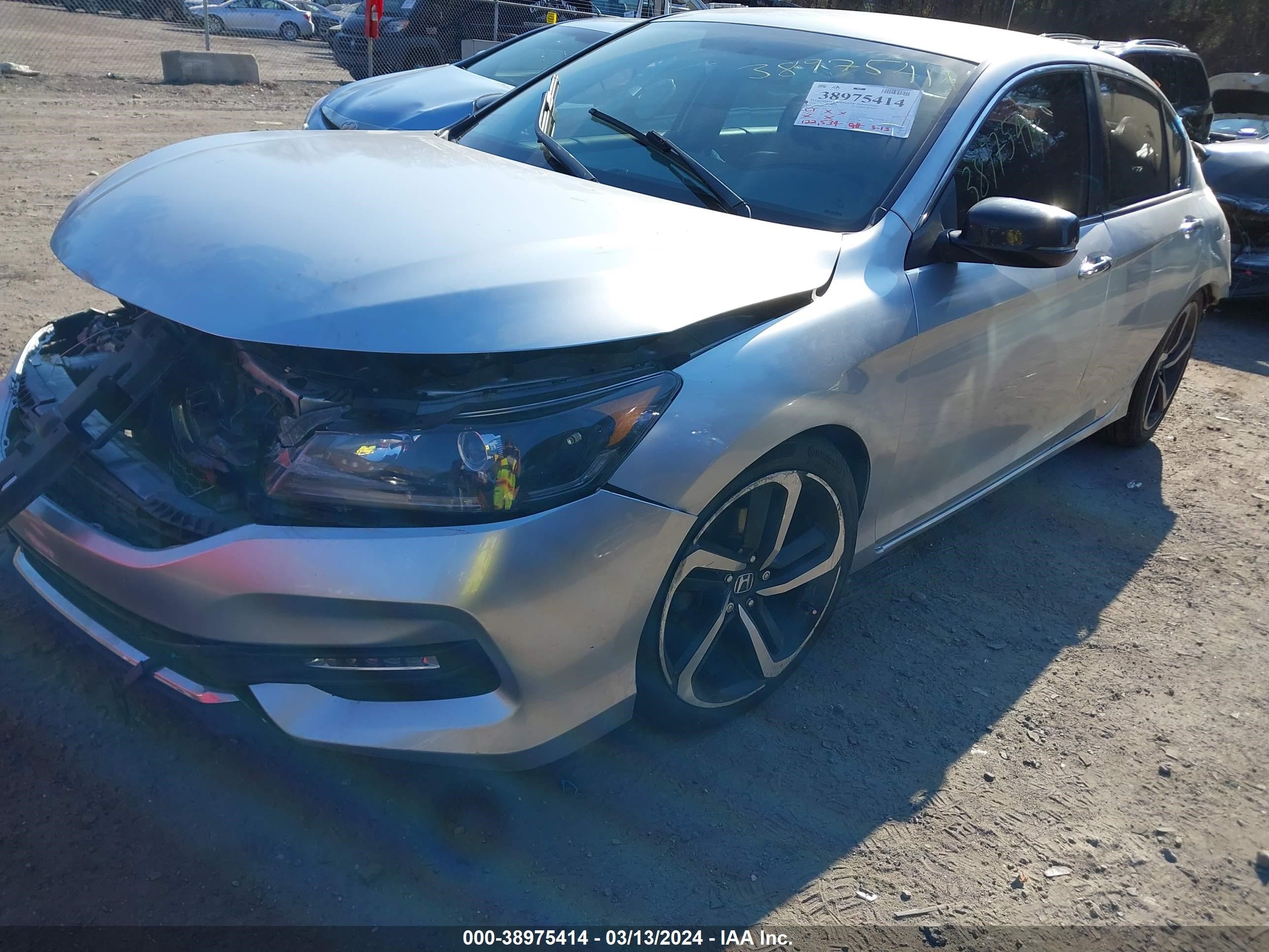 Photo 17 VIN: 1HGCR2F51FA162631 - HONDA ACCORD 