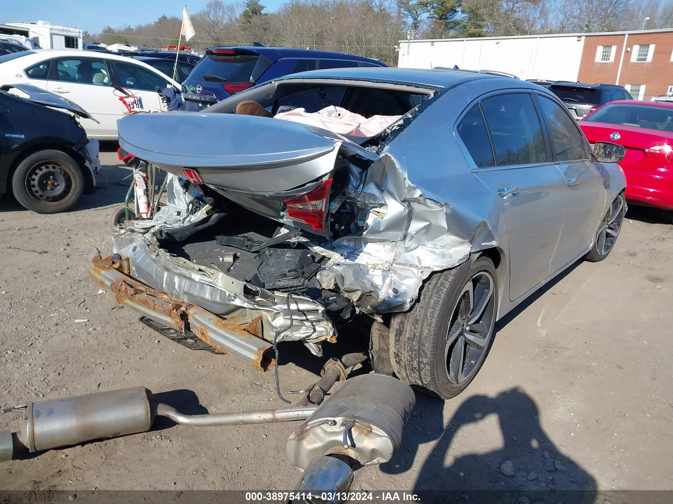 Photo 3 VIN: 1HGCR2F51FA162631 - HONDA ACCORD 