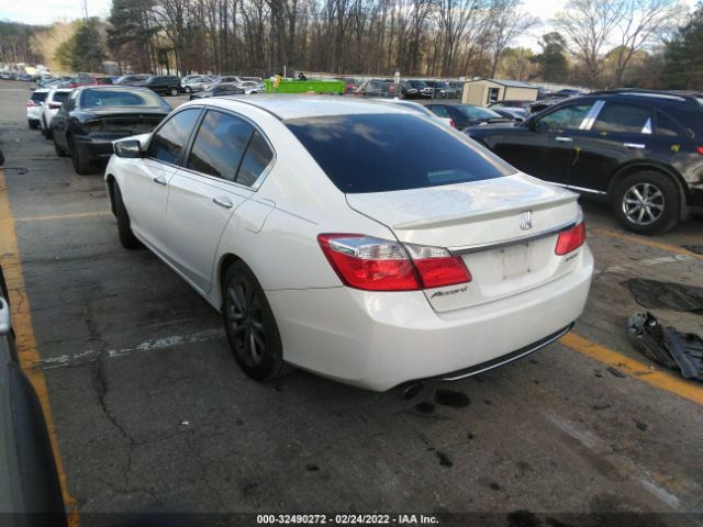 Photo 2 VIN: 1HGCR2F51FA243824 - HONDA ACCORD SEDAN 