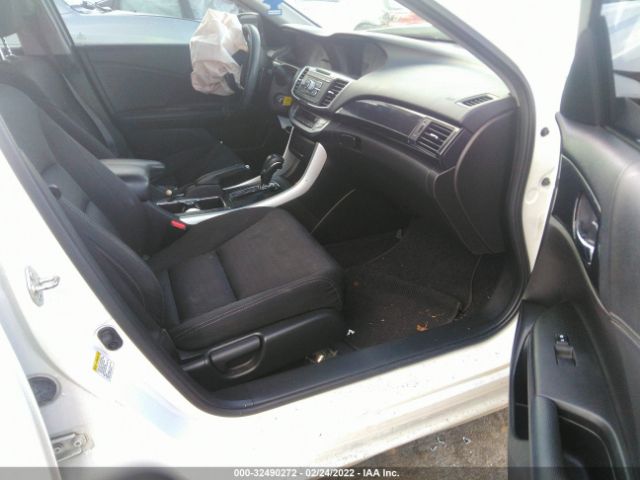 Photo 4 VIN: 1HGCR2F51FA243824 - HONDA ACCORD SEDAN 