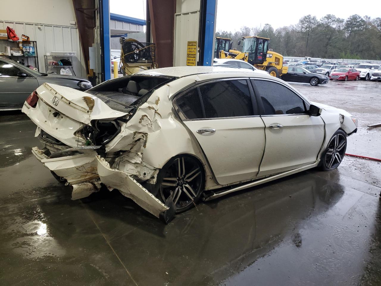 Photo 2 VIN: 1HGCR2F51GA054415 - HONDA ACCORD 