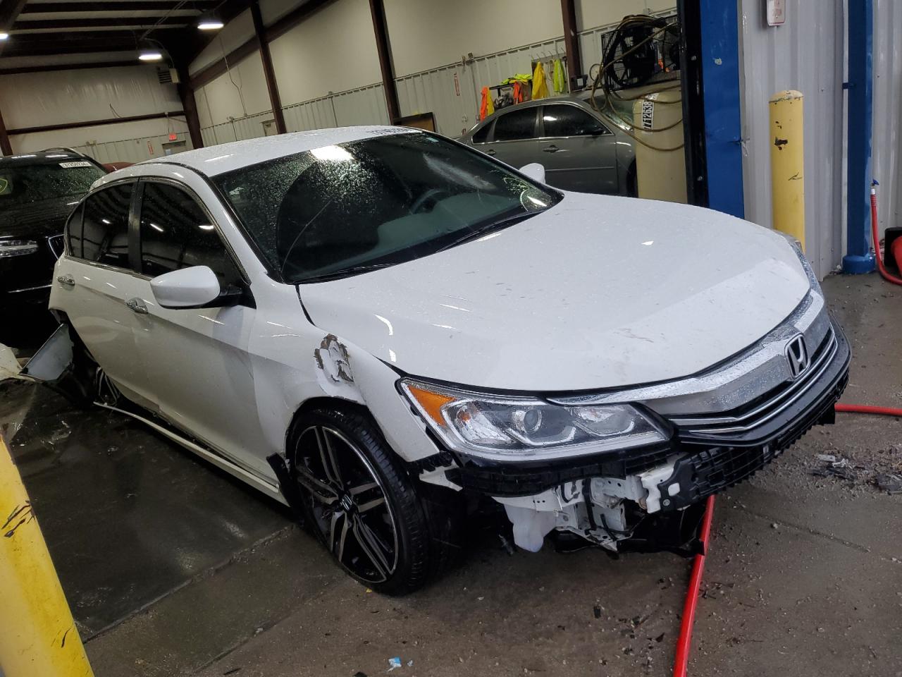 Photo 3 VIN: 1HGCR2F51GA054415 - HONDA ACCORD 