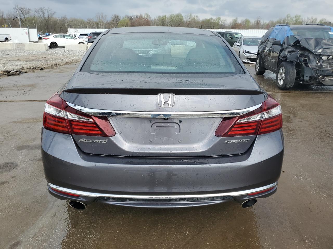 Photo 5 VIN: 1HGCR2F51GA132756 - HONDA ACCORD 