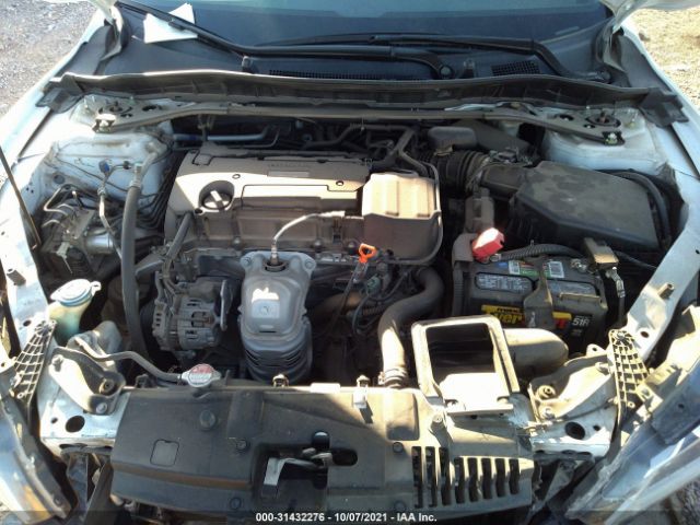 Photo 9 VIN: 1HGCR2F51HA136288 - HONDA ACCORD SEDAN 