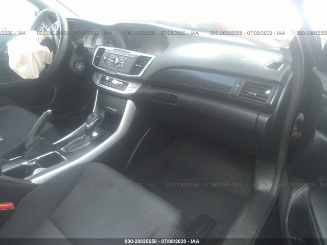 Photo 4 VIN: 1HGCR2F52EA121018 - HONDA ACCORD SEDAN 