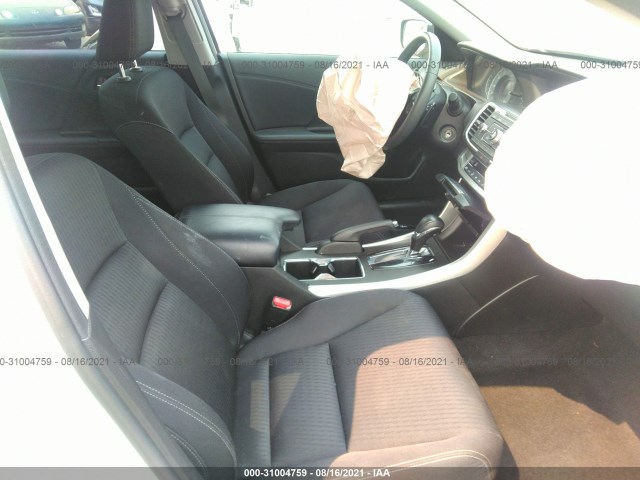 Photo 4 VIN: 1HGCR2F52EA216971 - HONDA ACCORD SEDAN 