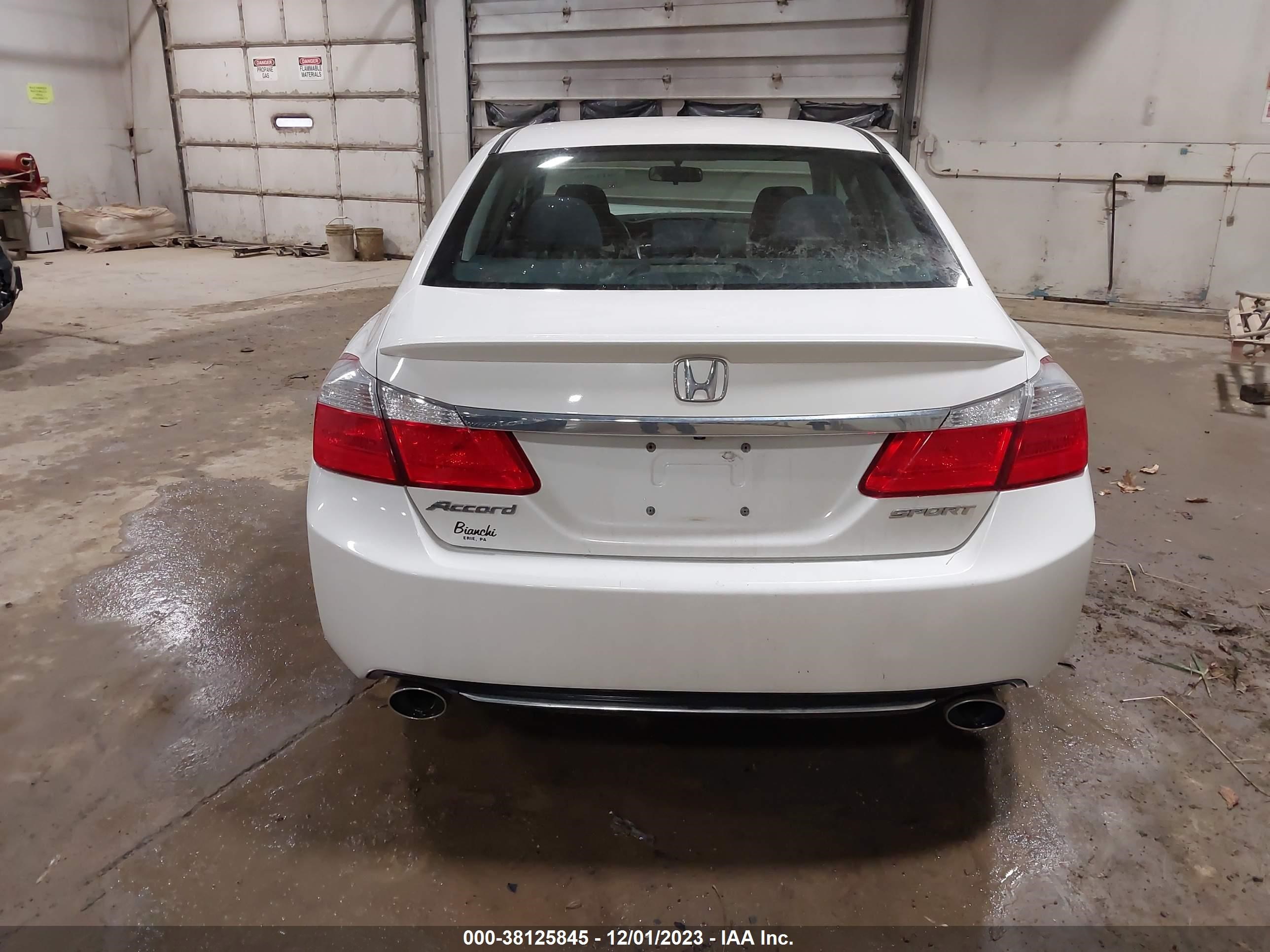 Photo 15 VIN: 1HGCR2F52FA077975 - HONDA ACCORD 