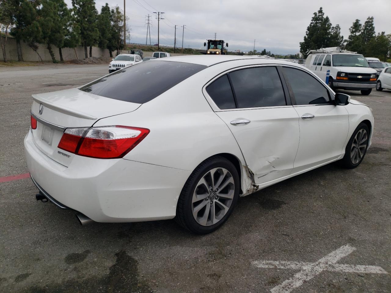 Photo 2 VIN: 1HGCR2F52FA189269 - HONDA ACCORD 